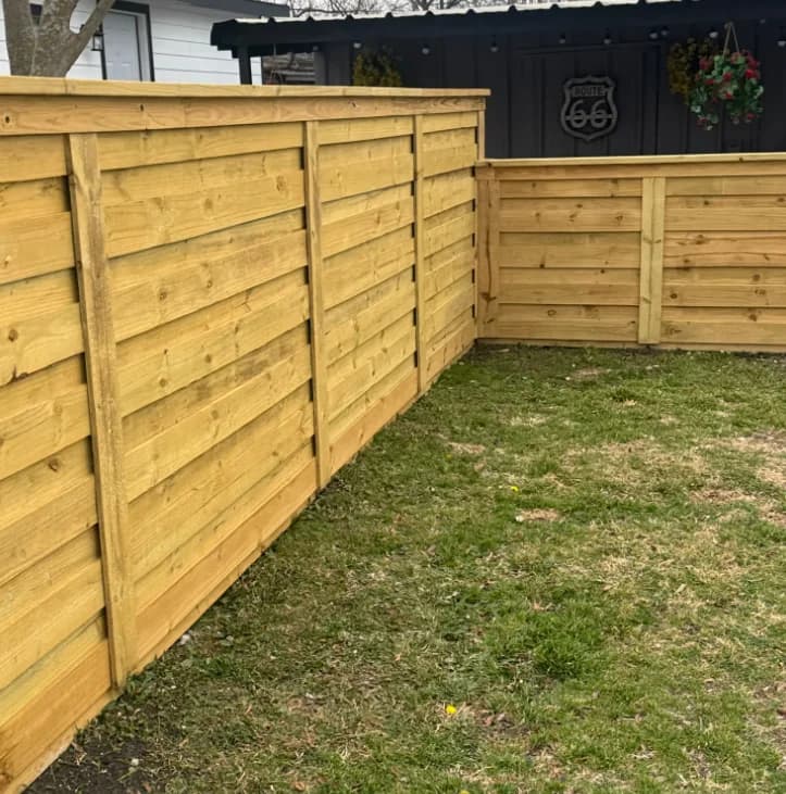 Modern horizontal cedar privacy fence installed by i30 Builders in DFW Texas