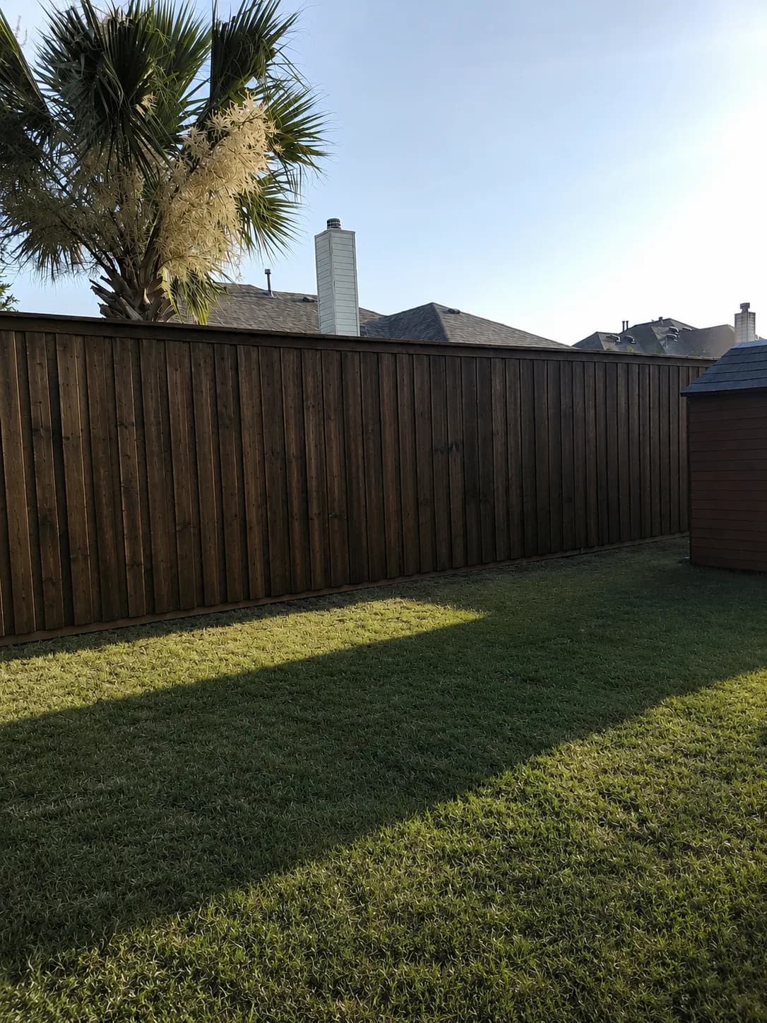 Board-on-board cedar privacy fence built in an established Mesquite, TX neighborhood by i30 Builders